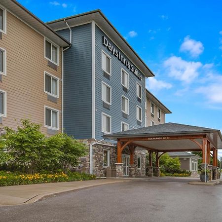 Days Inn & Suites By Wyndham Lindsay Bagian luar foto