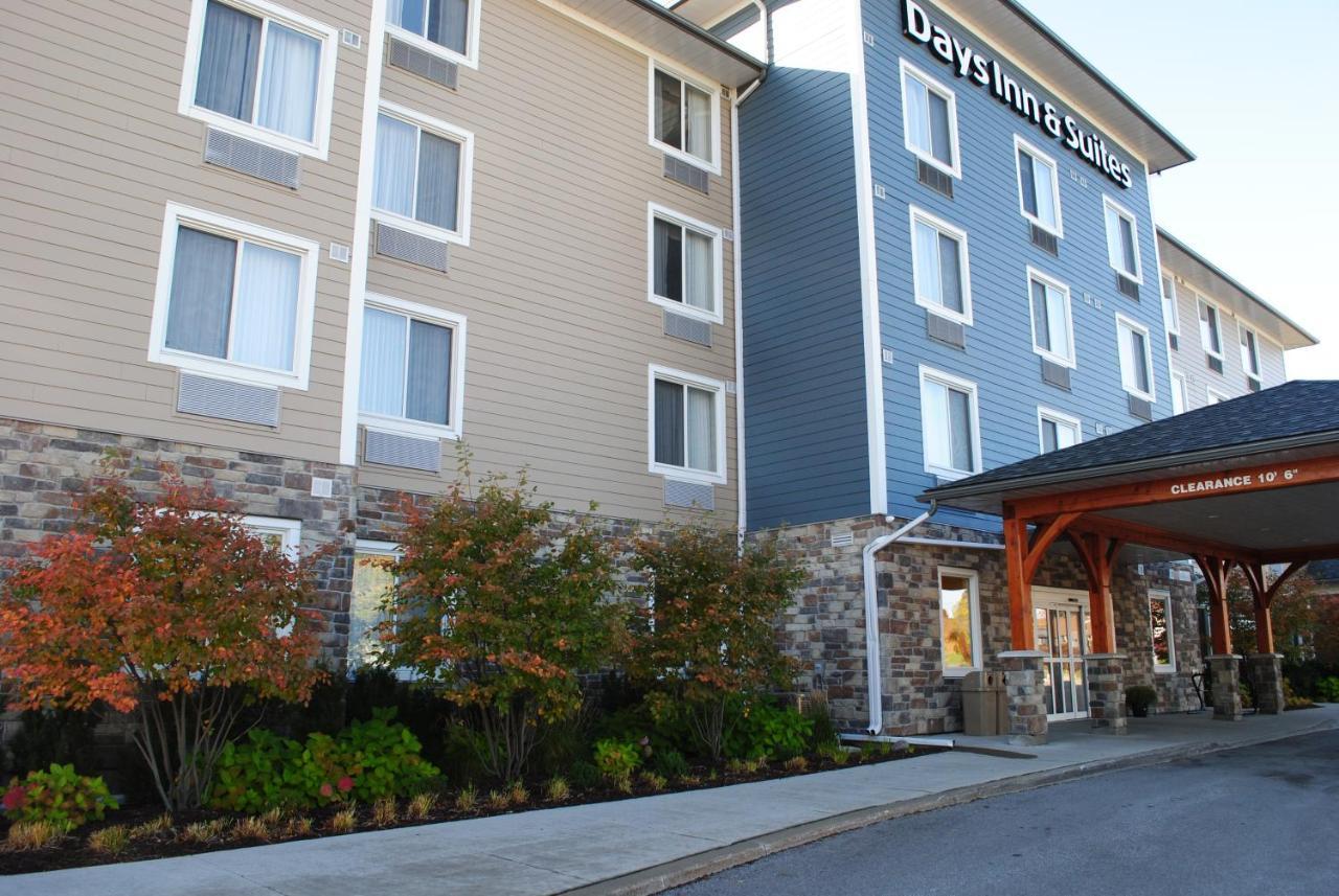 Days Inn & Suites By Wyndham Lindsay Bagian luar foto