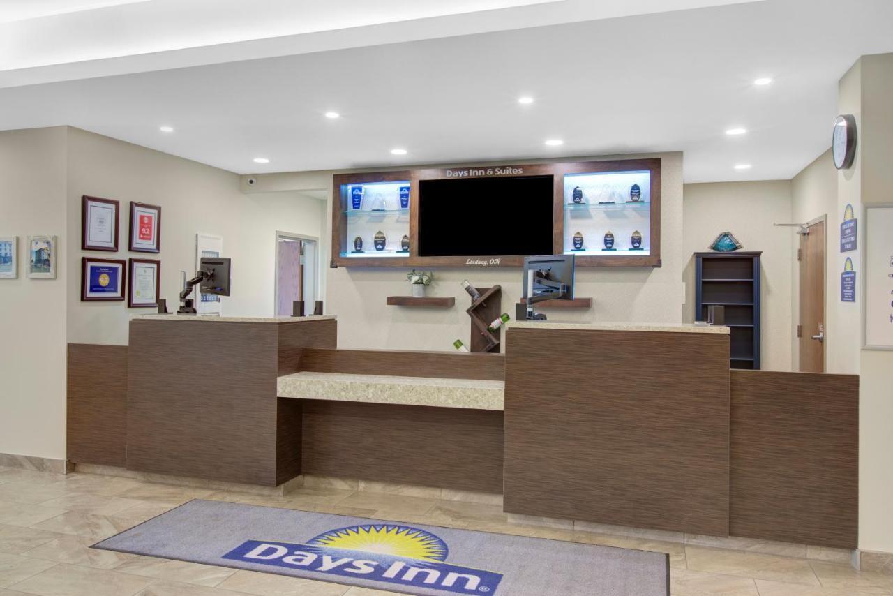 Days Inn & Suites By Wyndham Lindsay Bagian luar foto