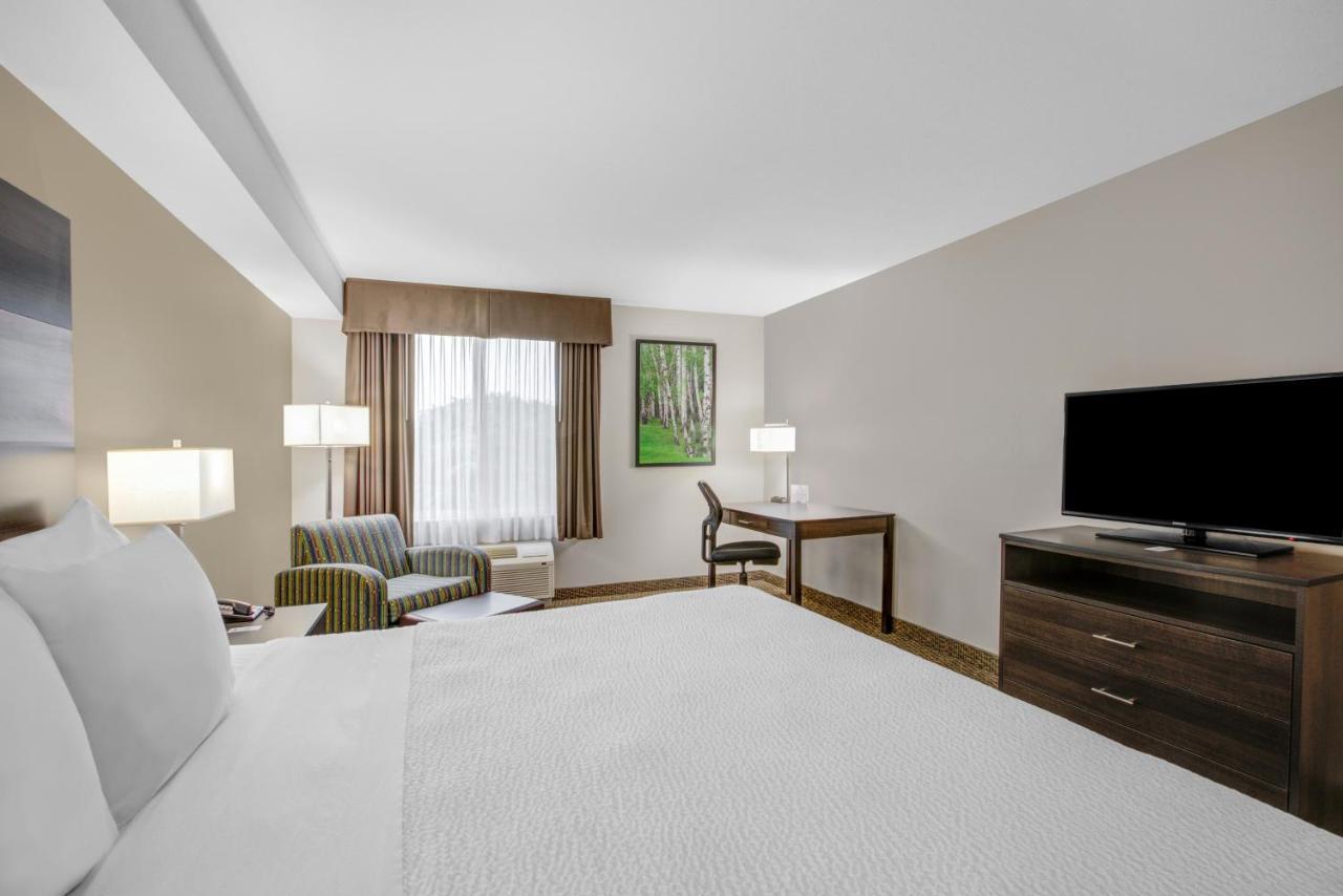 Days Inn & Suites By Wyndham Lindsay Bagian luar foto