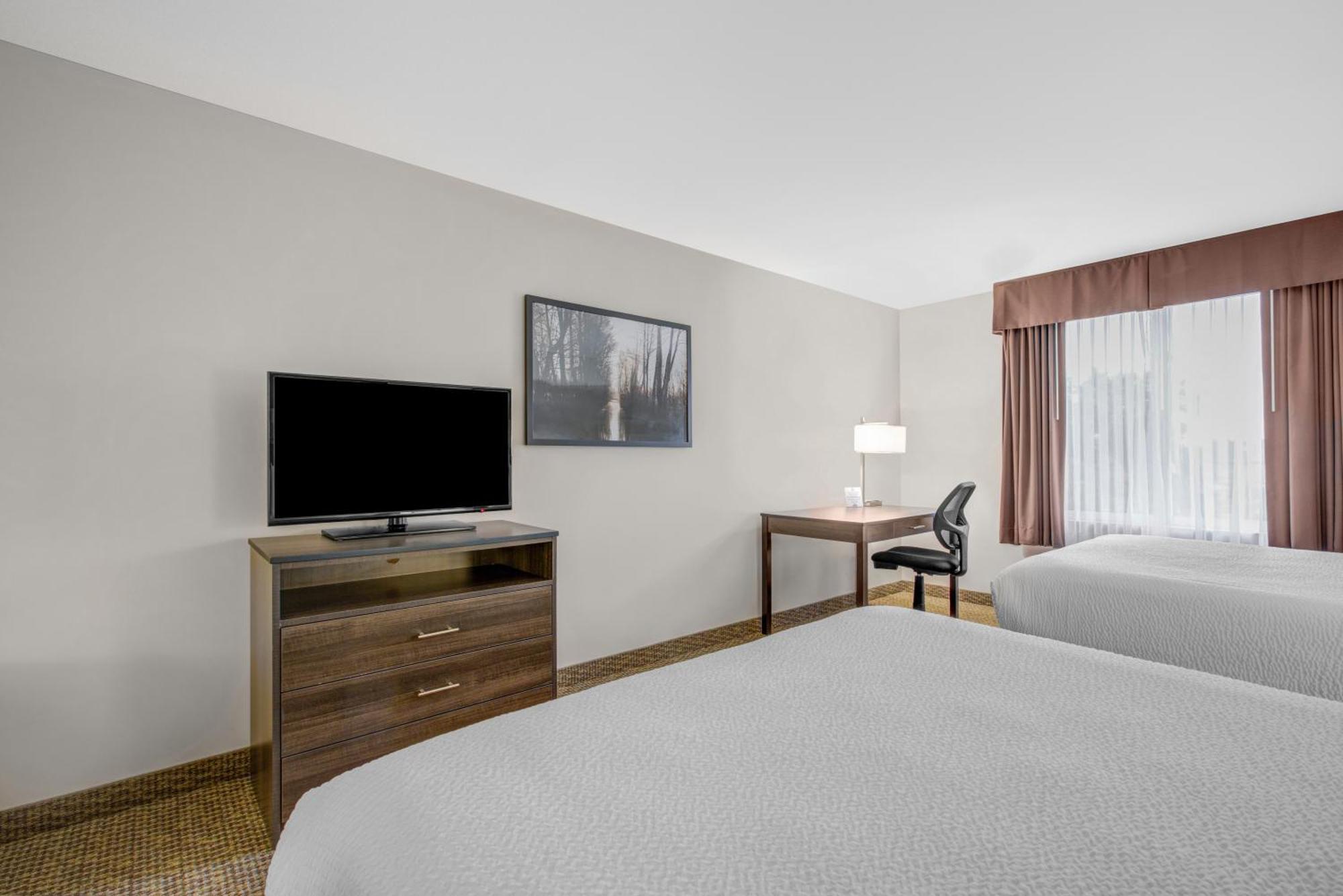 Days Inn & Suites By Wyndham Lindsay Bagian luar foto