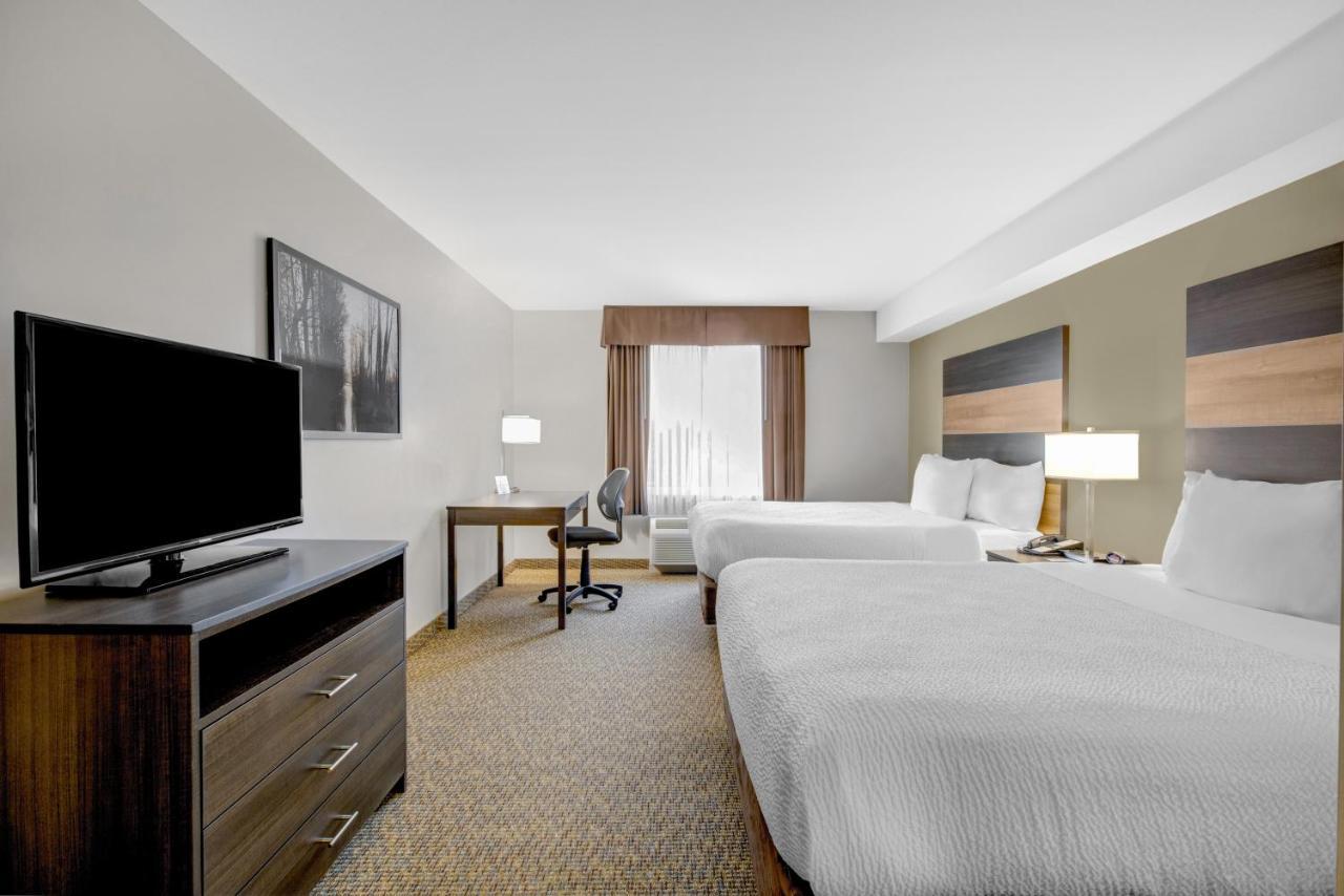 Days Inn & Suites By Wyndham Lindsay Bagian luar foto