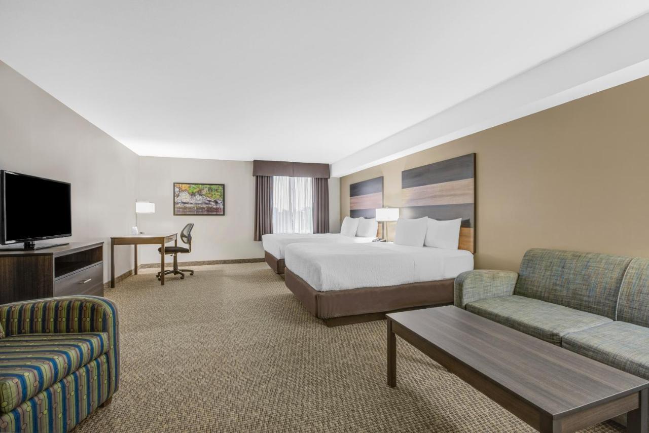 Days Inn & Suites By Wyndham Lindsay Bagian luar foto