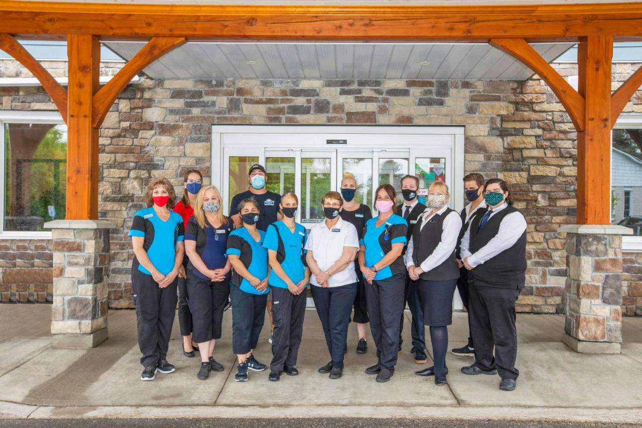 Days Inn & Suites By Wyndham Lindsay Bagian luar foto