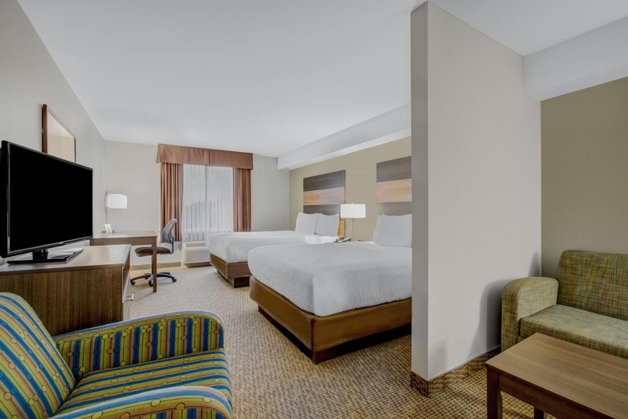 Days Inn & Suites By Wyndham Lindsay Bagian luar foto
